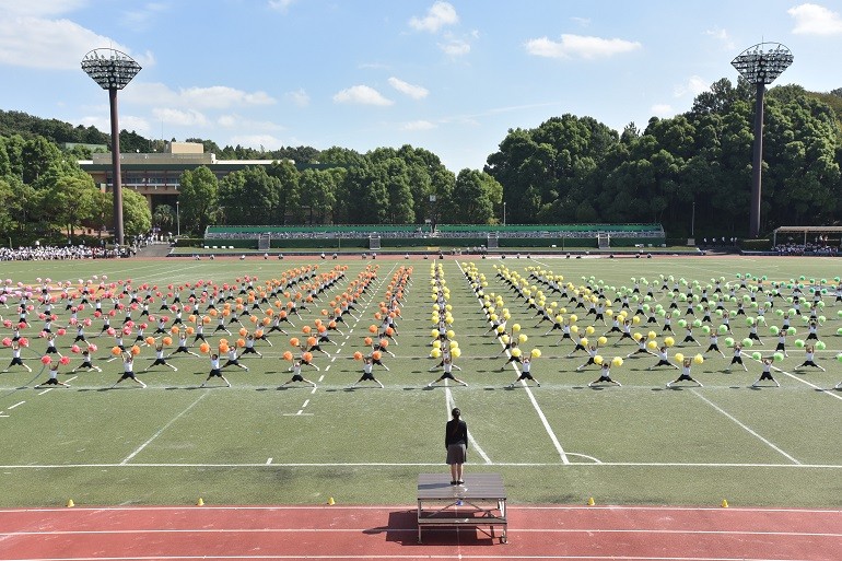 玉川学園｜園児から大学生までが参加する玉川学園の一大行事「体育祭」