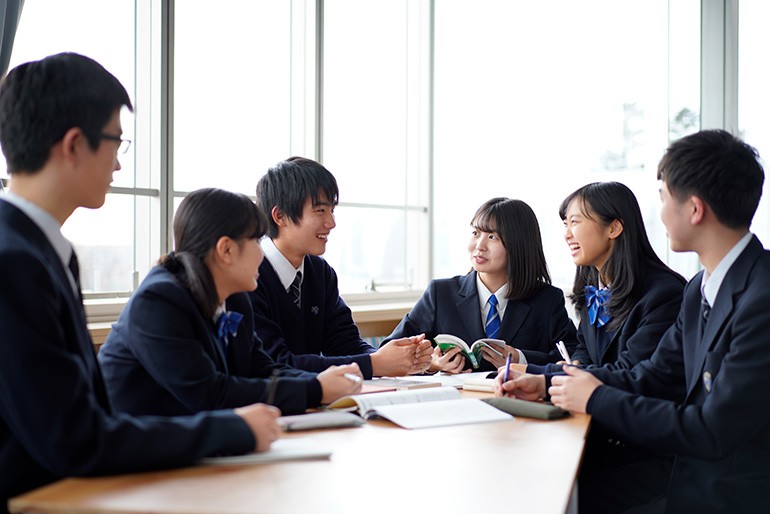 桐 蔭 学園 中等 教育 学校